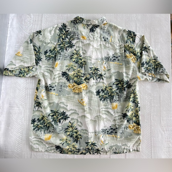 Vintage Tommy Bahama Green and Yellow Casual Button Down Shirt - Picture 2 of 7